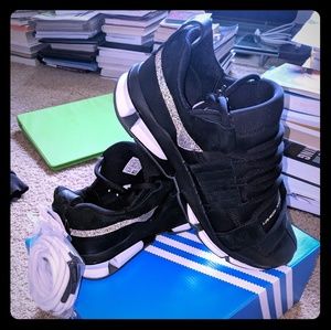 Twinstrike Adv Stretch Lea